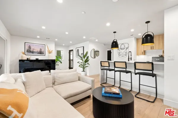 $6,795 | 637 Santa Clara Avenue, Los Angeles, CA 90291