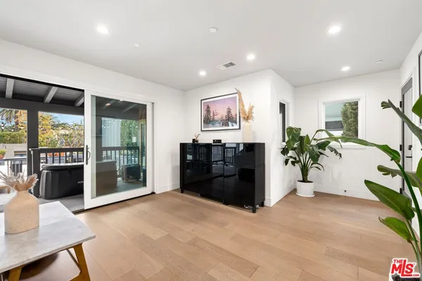 $6,795 | 637 Santa Clara Avenue, Los Angeles, CA 90291