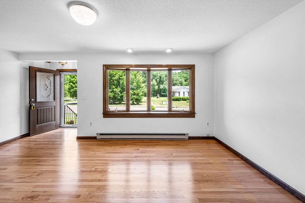 169 Country Road Agawam, MA 01001 - Photo 5 of 41