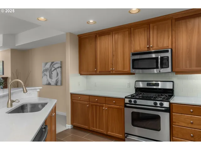 $529,000 | 4873 Northwest Promenade Terrace, Unit 122, Portland, OR 97229