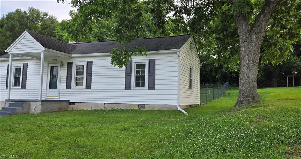 426 Smith Street Burlington, NC 27217 - Photo 3 of 30