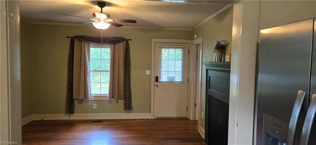 426 Smith Street Burlington, NC 27217 - Photo 6 of 30