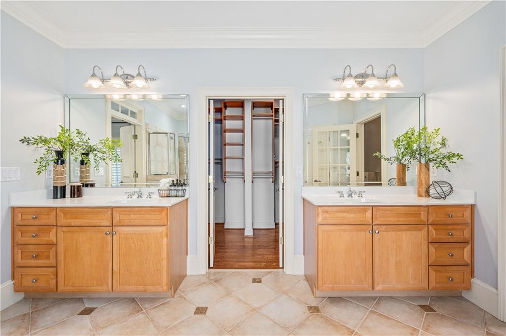 932 Manor Parc Drive Decatur, GA 30033 - Photo 22 of 38 a spacious bathroom with a double vanity sink mirror and a bath tub