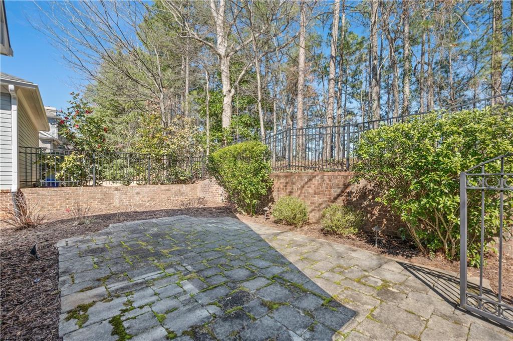932 Manor Parc Drive Decatur, GA 30033 - Photo 31 of 38 a view of a back yard