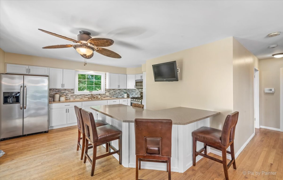 400 Castle Road McHenry, IL 60051 - Photo 6 of 66 Gallery Image 6