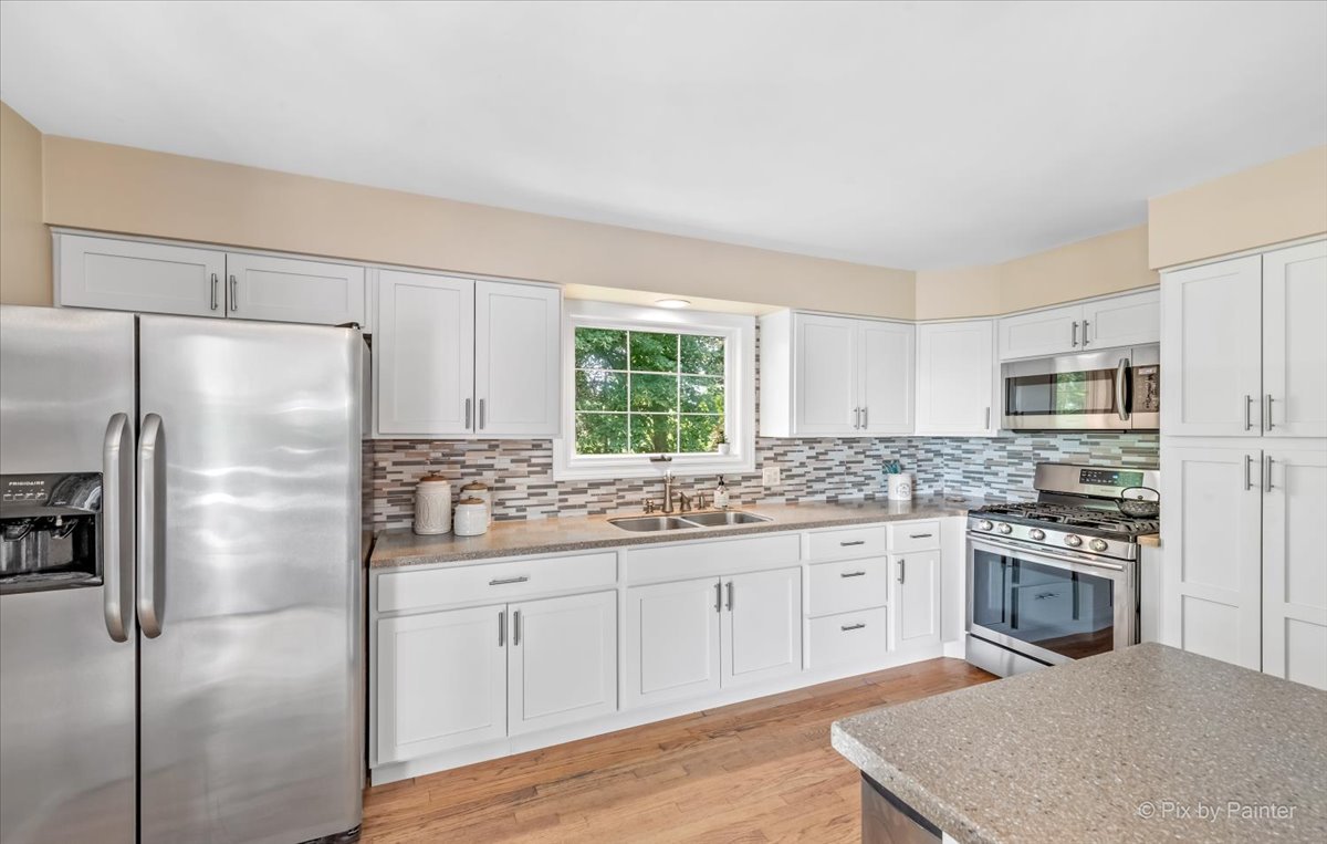 400 Castle Road McHenry, IL 60051 - Photo 10 of 66 Gallery Image 10