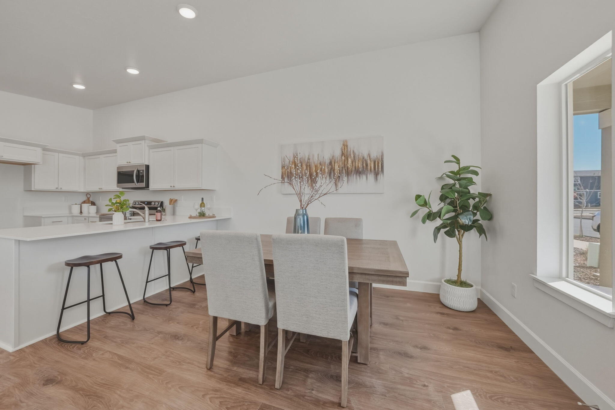 4115 Southwest Obsidian Place, Unit 156 Redmond, OR 97756 - Photo 11 of 24 Island seating