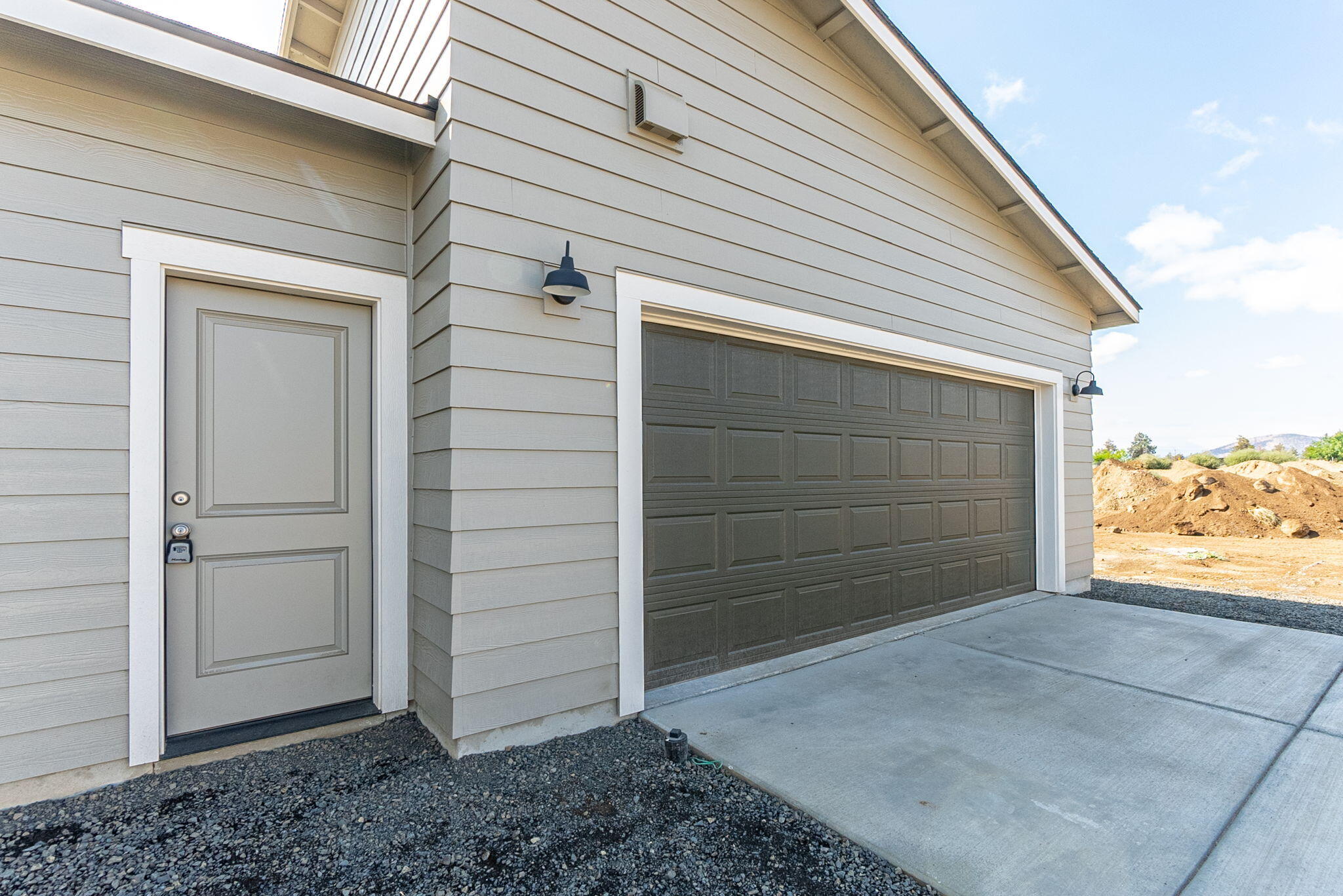 4115 Southwest Obsidian Place, Unit 156 Redmond, OR 97756 - Photo 21 of 24 Storage Access