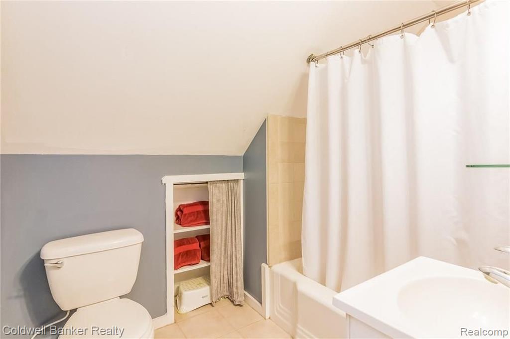 630 West University Drive Rochester, MI 48307 - Photo 22 of 32