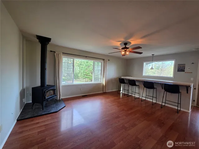 $2,995 | 833 North W Camano Drive, Camano Island, WA 98282