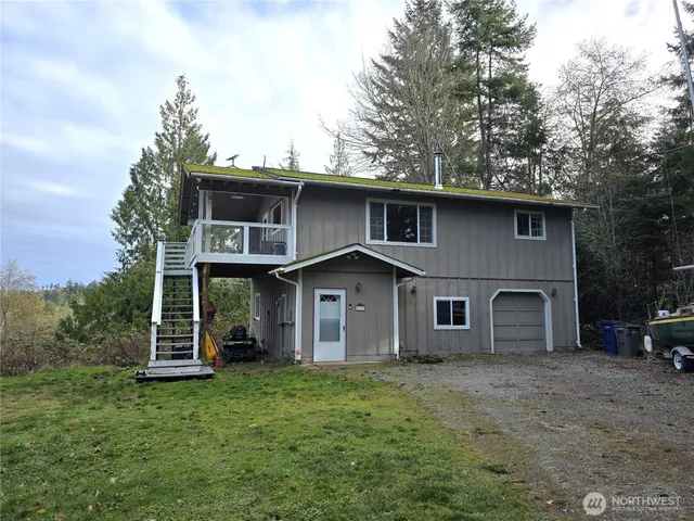 $2,995 | 833 North W Camano Drive, Camano Island, WA 98282