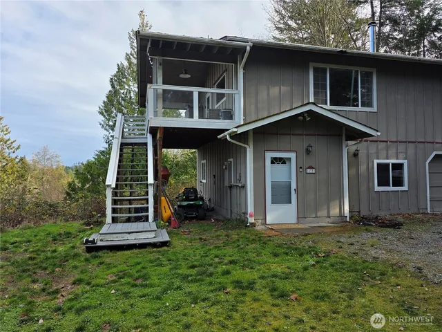 $2,995 | 833 North W Camano Drive, Camano Island, WA 98282
