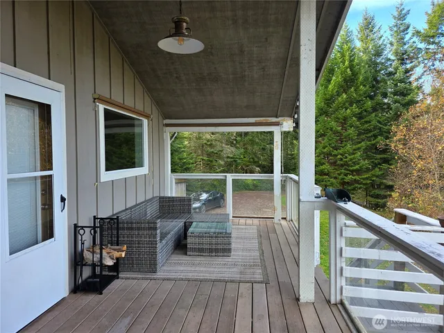 $2,995 | 833 North W Camano Drive, Camano Island, WA 98282