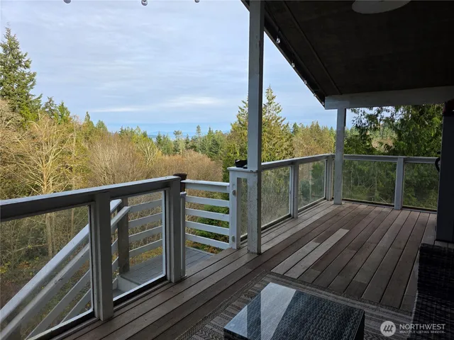 $2,995 | 833 North W Camano Drive, Camano Island, WA 98282