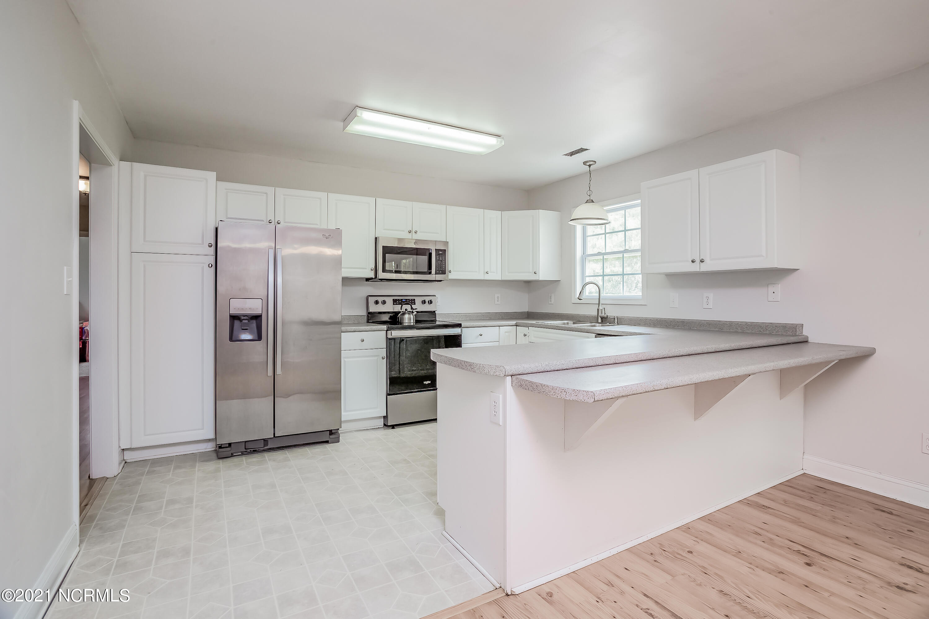 168 Hadnot Farm Road Swansboro, NC 28584 - Photo 11 of 34 11KITCHEN