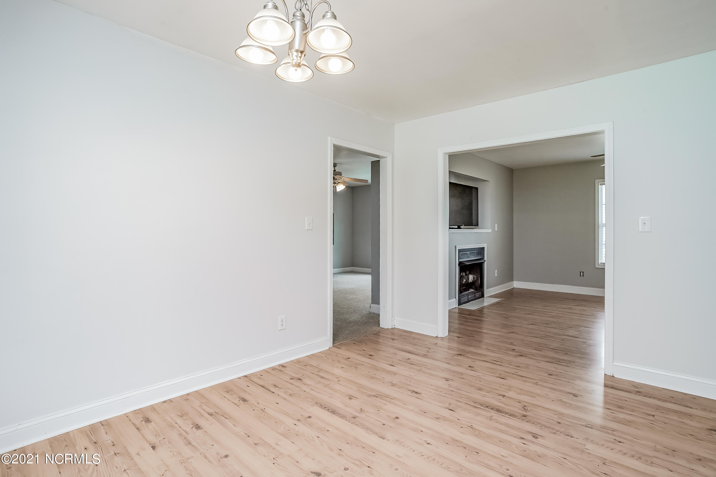 168 Hadnot Farm Road Swansboro, NC 28584 - Photo 13 of 34 13DINING