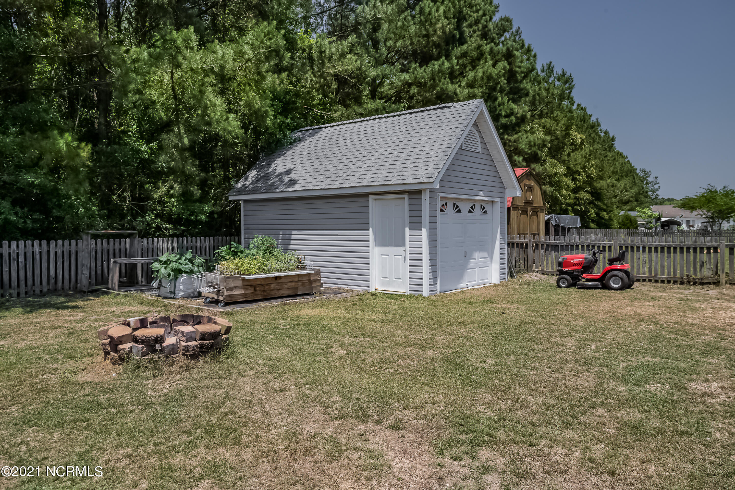 168 Hadnot Farm Road Swansboro, NC 28584 - Photo 31 of 34 31REAR