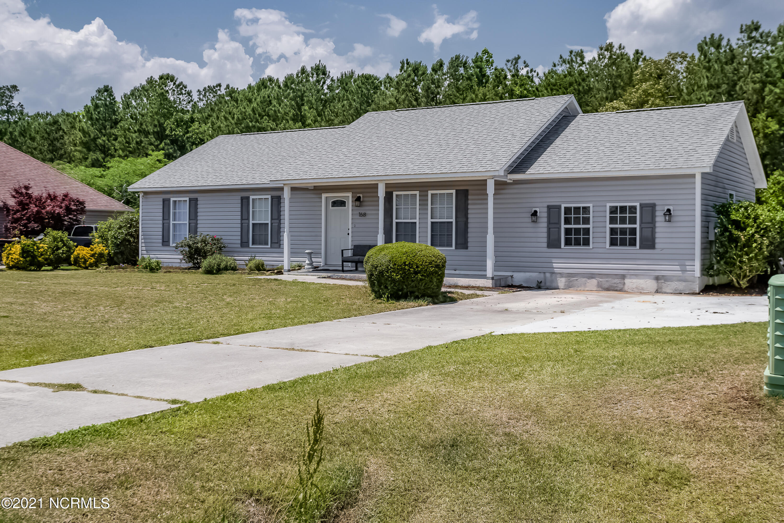 168 Hadnot Farm Road Swansboro, NC 28584 - Photo 4 of 34 4FRONT
