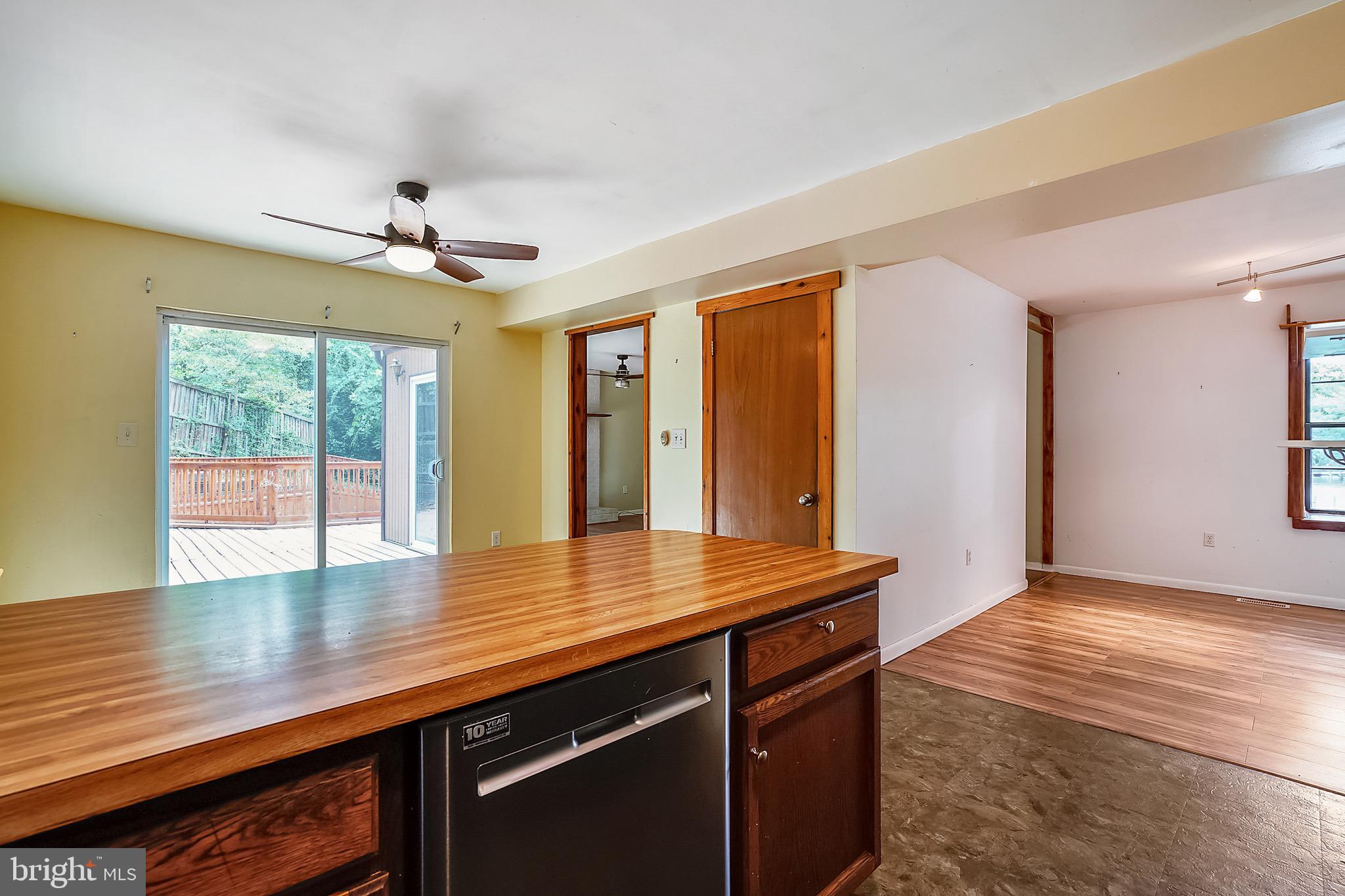 345 Woodland Road Pasadena, MD 21122 - Photo 12 of 37