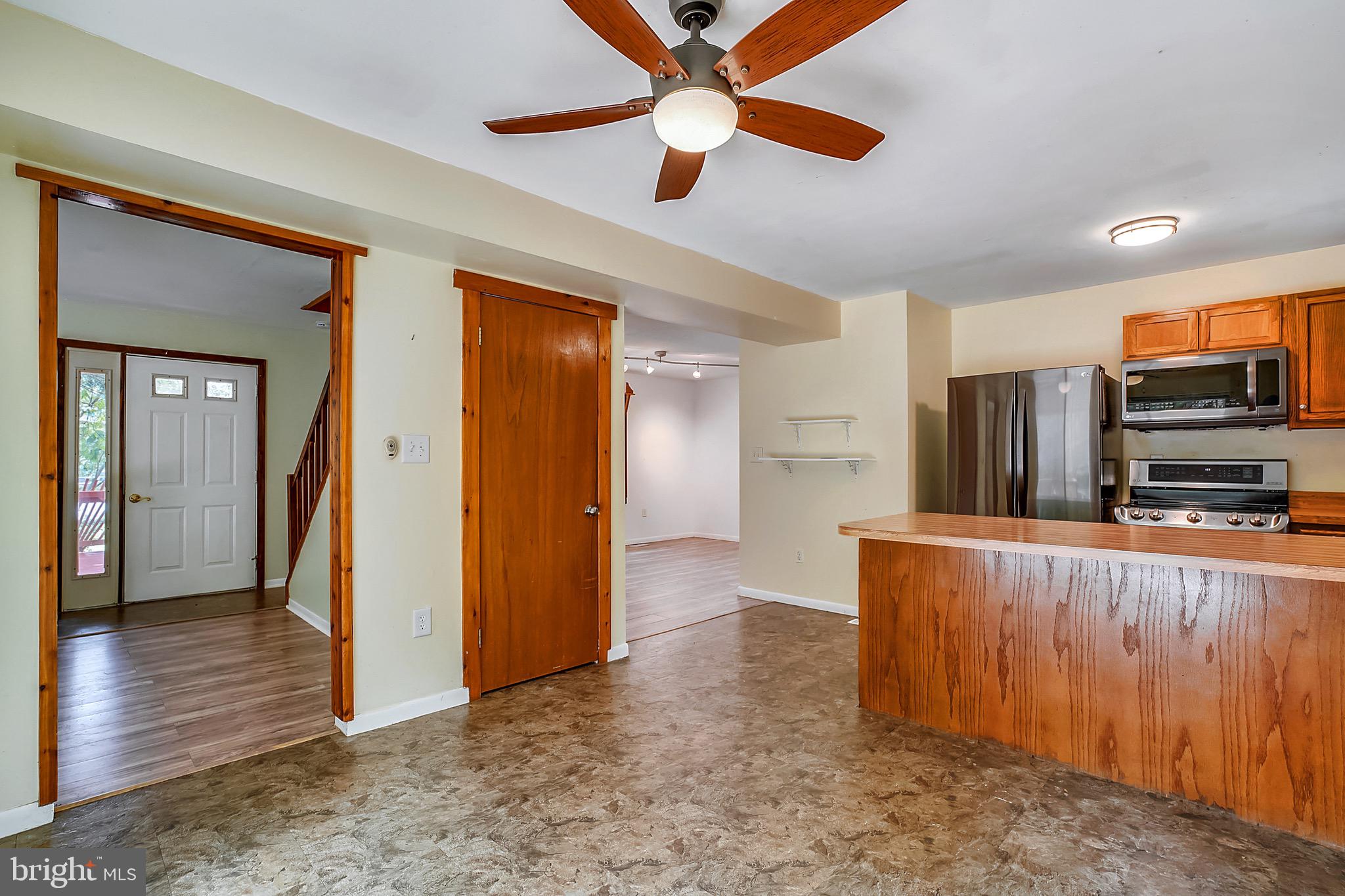 345 Woodland Road Pasadena, MD 21122 - Photo 13 of 37