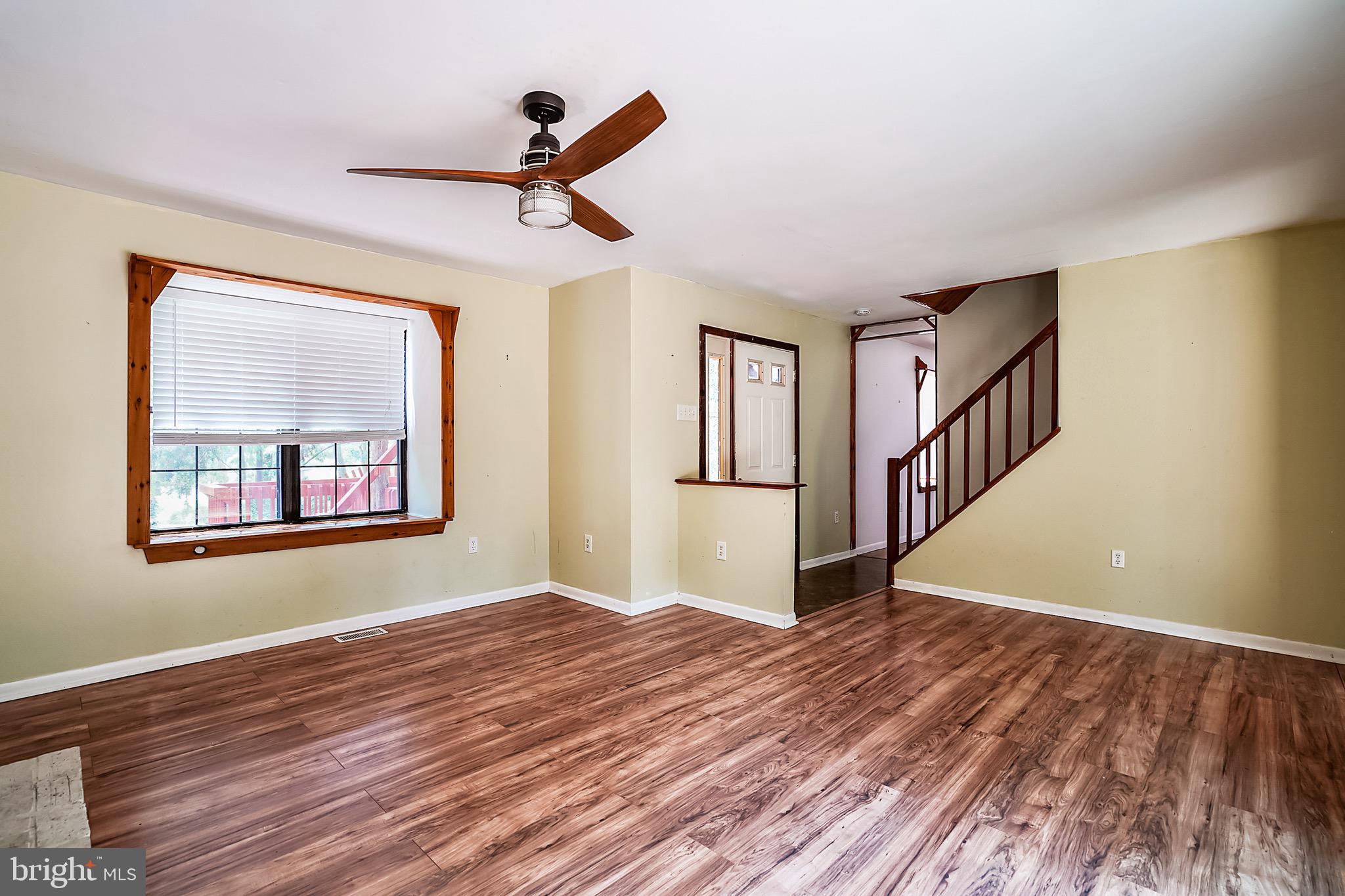 345 Woodland Road Pasadena, MD 21122 - Photo 3 of 37
