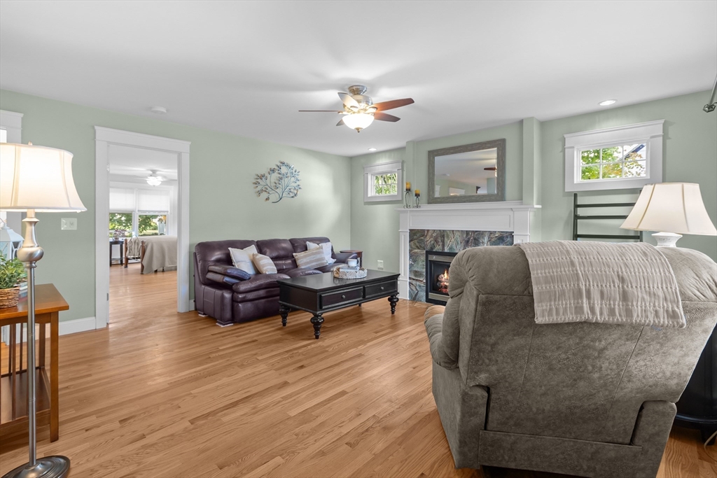 139 Durfee Road Tiverton, RI 02878 - Photo 12 of 36 Gallery Image 12