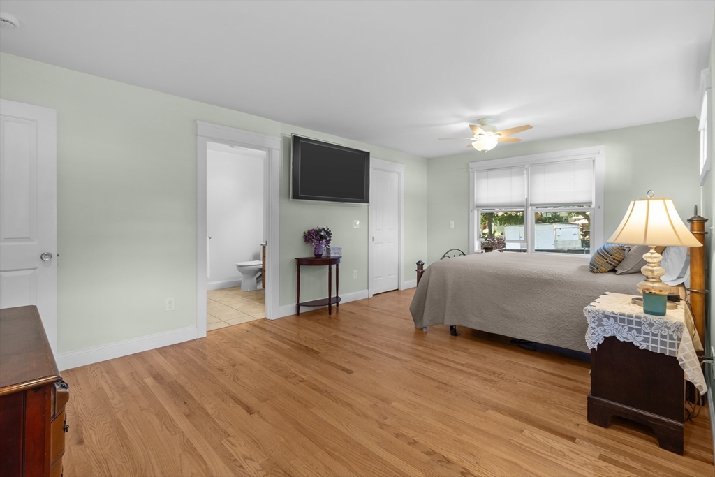 139 Durfee Road Tiverton, RI 02878 - Photo 17 of 36 Gallery Image 17