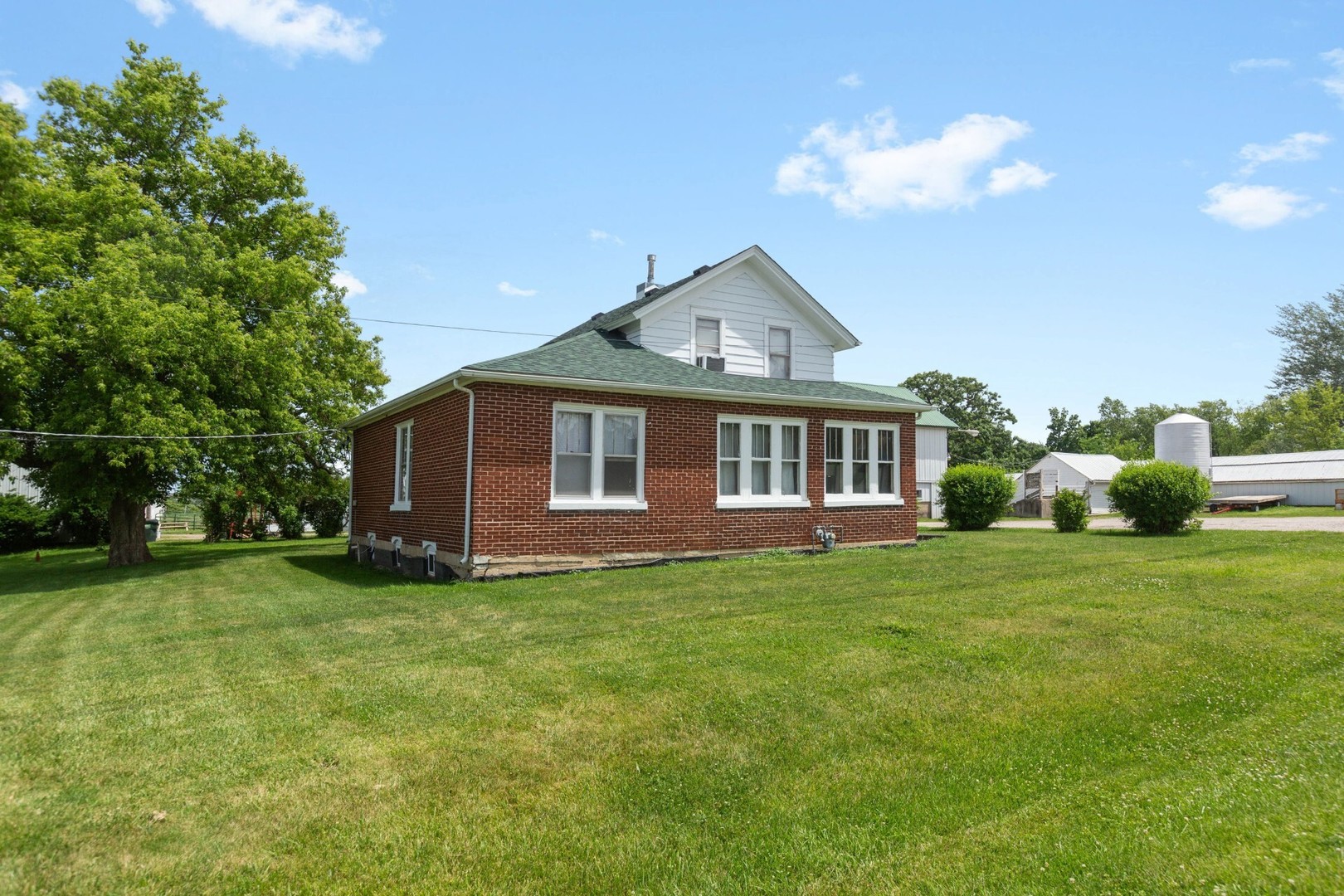 39525 North Delany Road Wadsworth, IL 60083 - Photo 23 of 38