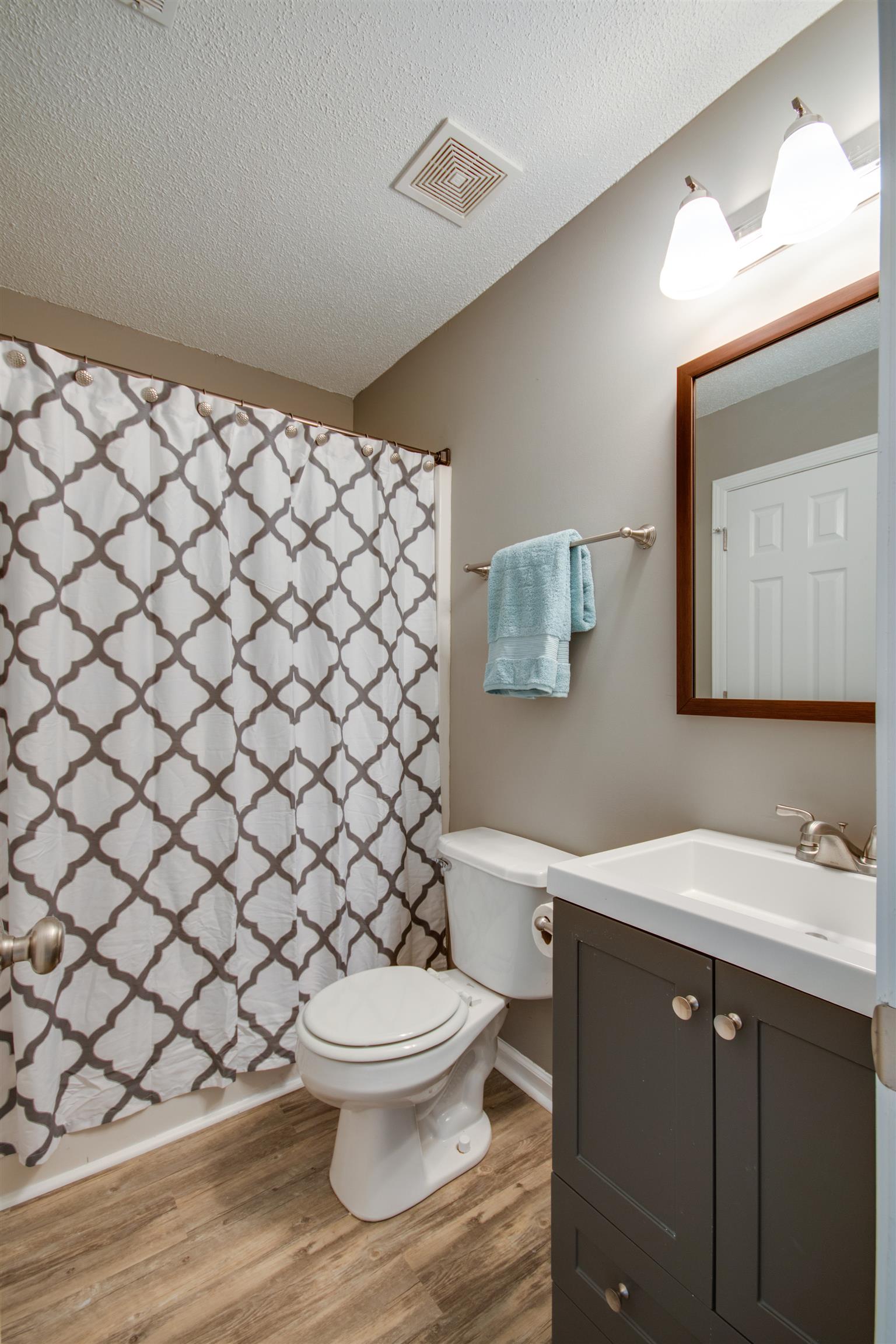 1508 Rochester Drive Murfreesboro, TN 37130 - Photo 10 of 21 Completely updated... Full bathroom with brand new vanity!