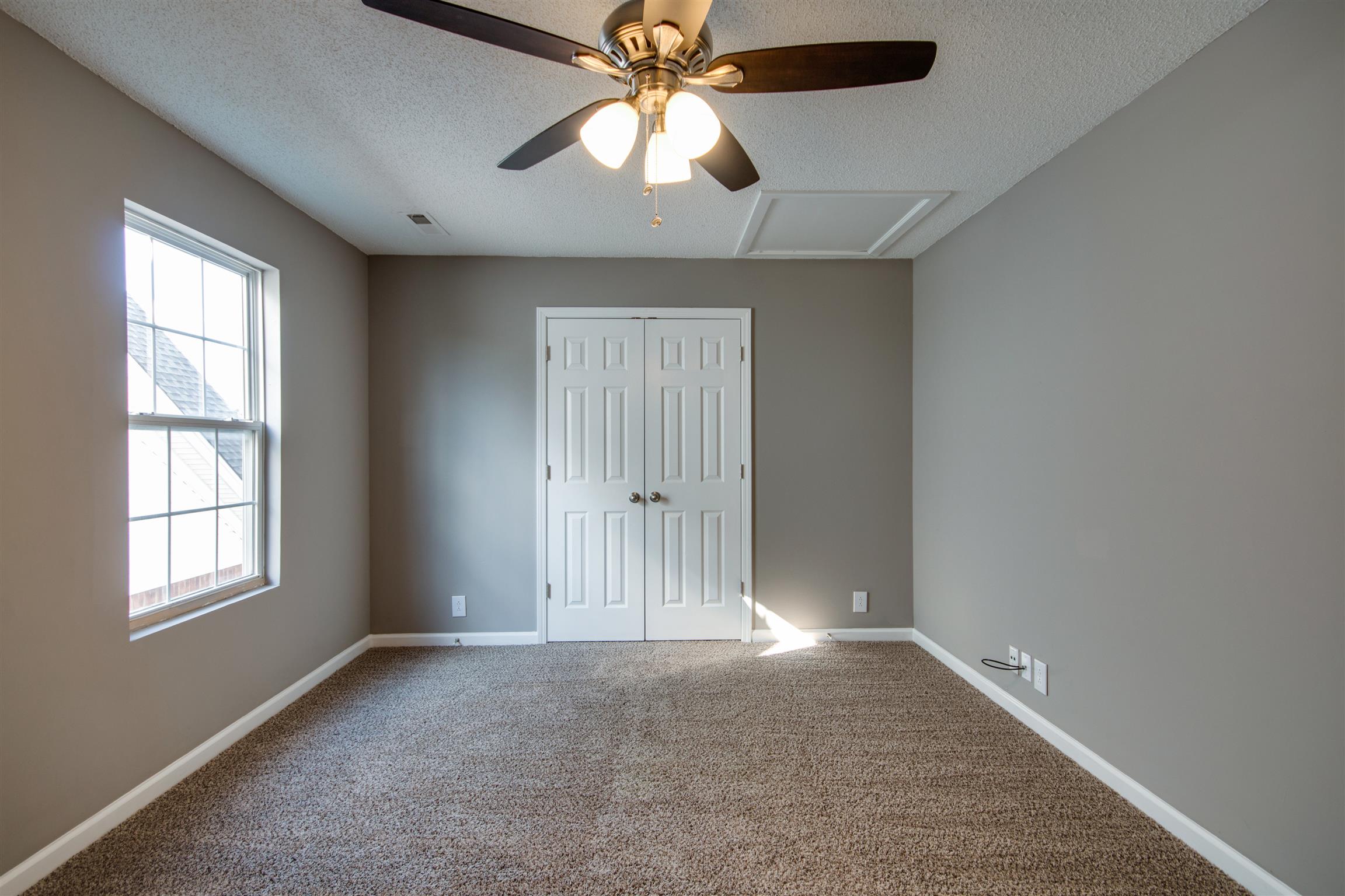 1508 Rochester Drive Murfreesboro, TN 37130 - Photo 14 of 21 This large room offers a double deep (walk in closet) and a brand new ceiling fan...Can you say PERFECT!