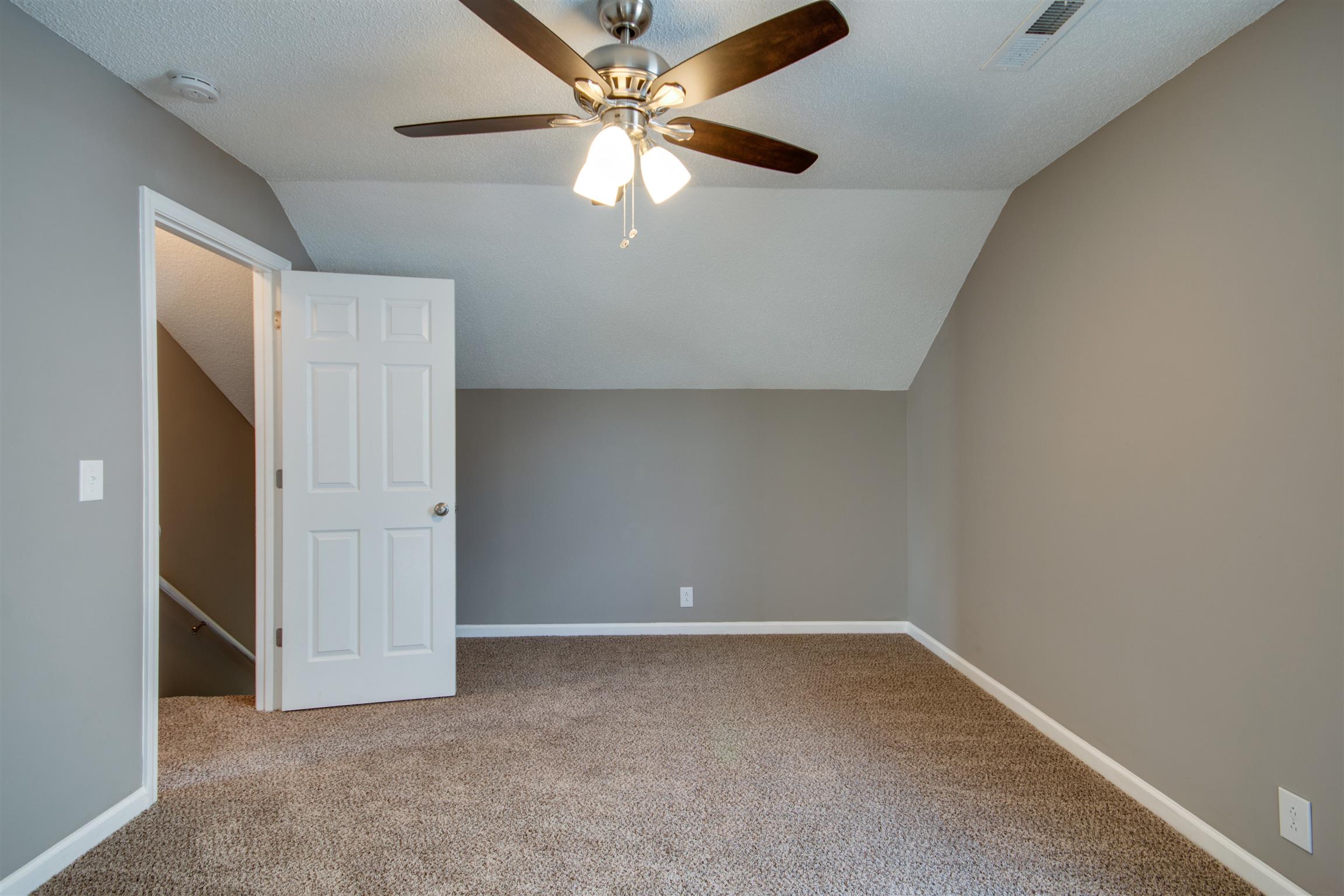 1508 Rochester Drive Murfreesboro, TN 37130 - Photo 15 of 21 Here is another view of the large bedroom on the second floor.