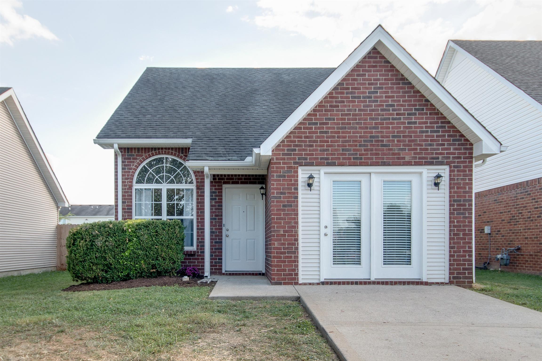 1508 Rochester Drive Murfreesboro, TN 37130 - Photo 2 of 21 Welcome home to 1508 Rochester Drive