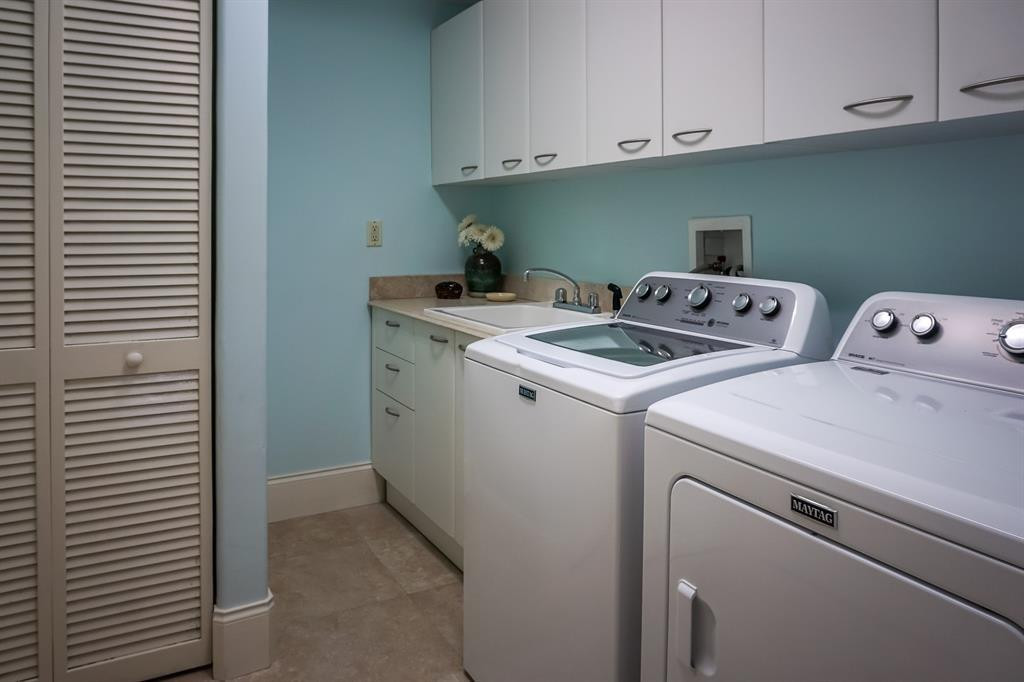 3035 Riomar Street Fort Lauderdale, FL 33304 - Photo 22 of 27 Photo 22