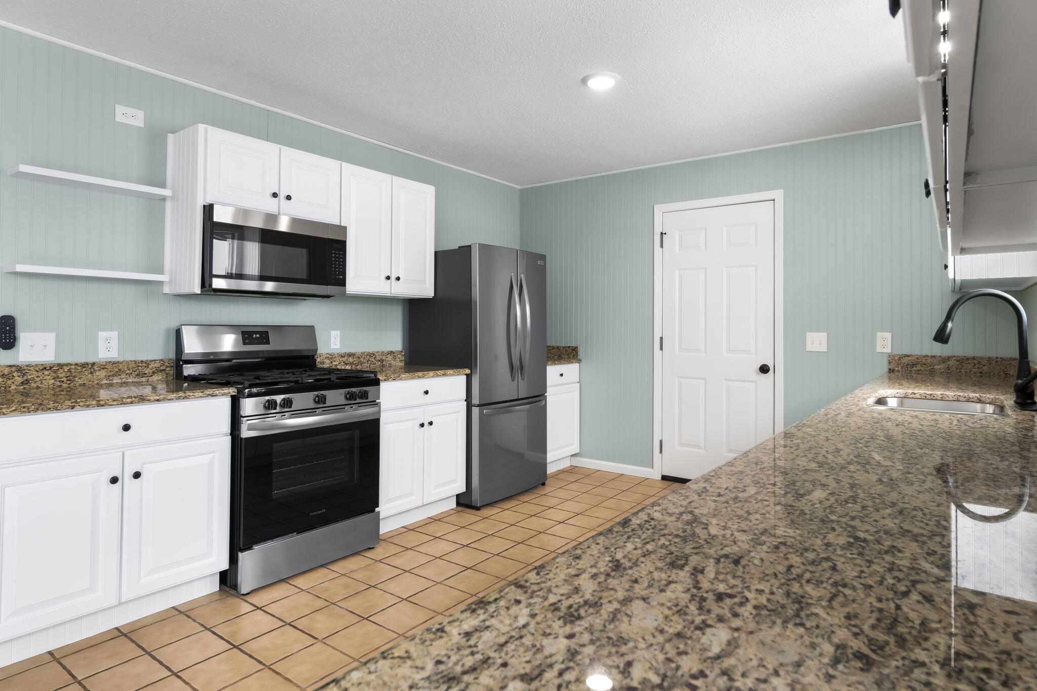 311 Maxwell Road Cheboygan, MI 49721 - Photo 15 of 36 12-web-or-mls-DSC00296