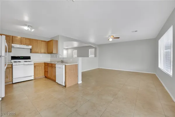 $2,100 | 6330 Cascade Run Avenue, Las Vegas, NV 89142