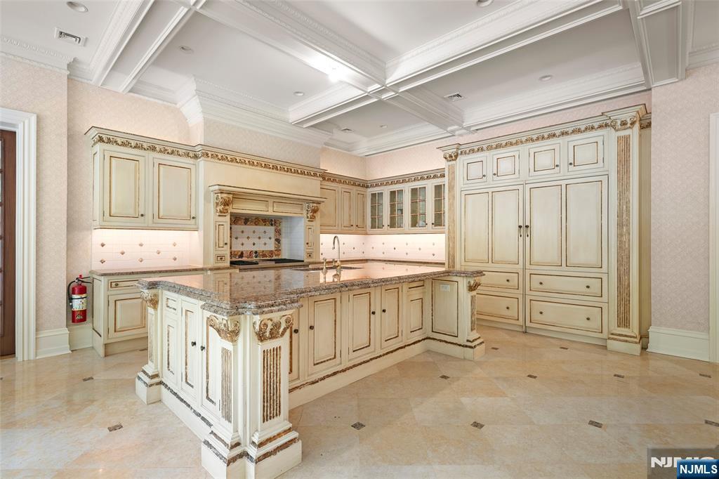 11 Margo Way Alpine, NJ 07620 - Photo 12 of 48