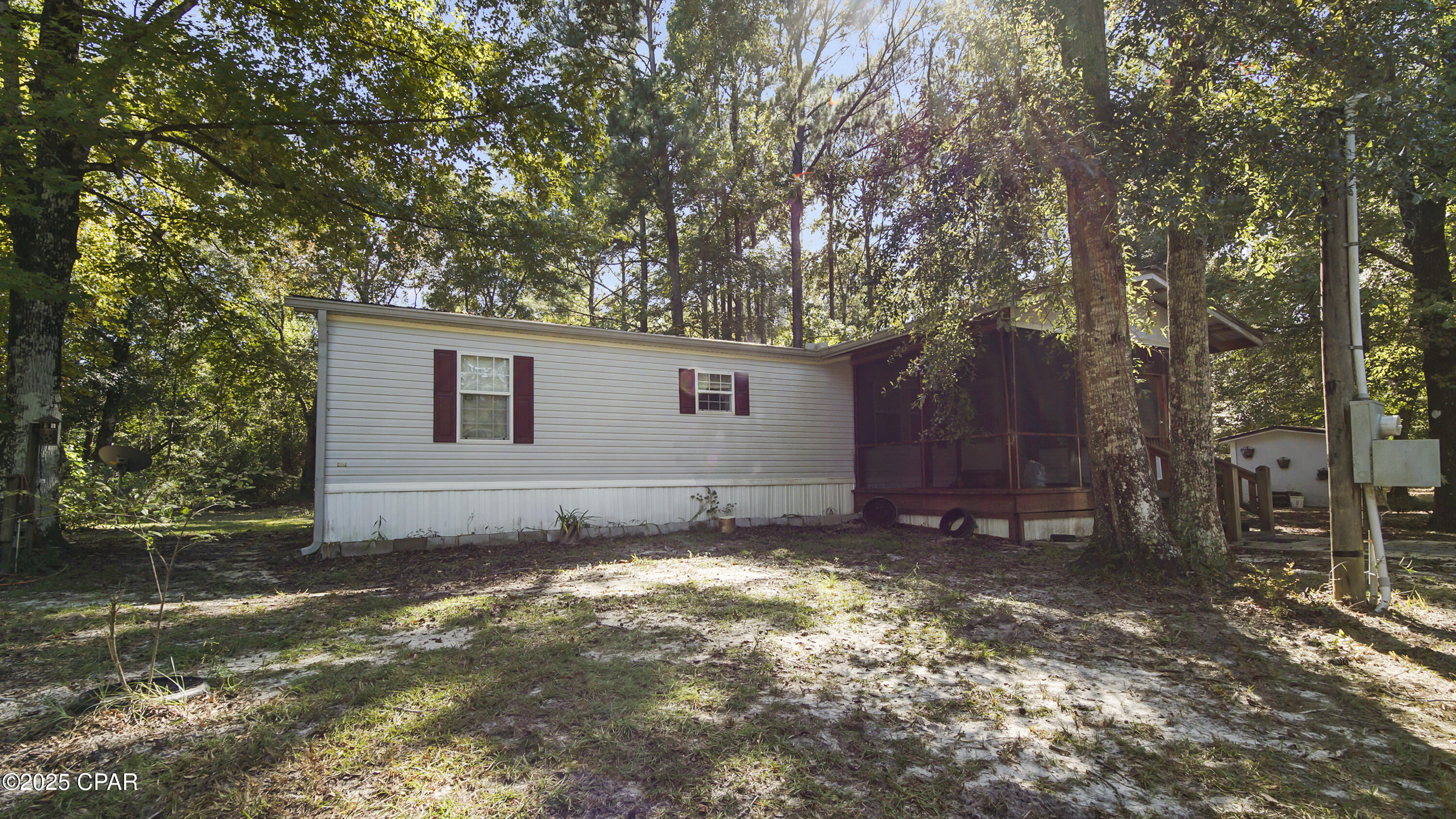696 Smokehouse Lake Road Ponce de Leon, FL 32455 - Photo 3 of 31