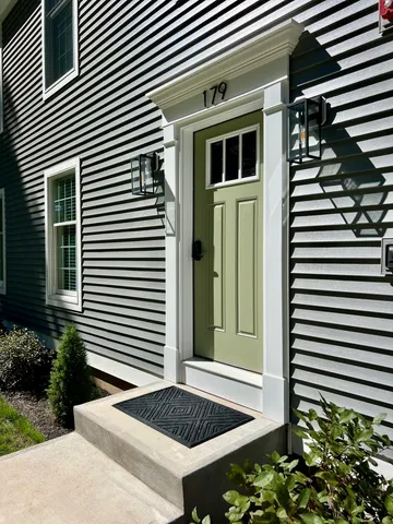 $1,950 | 179 Butternut Street, Unit F, Middletown, CT 06457