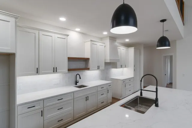 $699,900 | 6952 East E Avenue, Richland, MI 49083