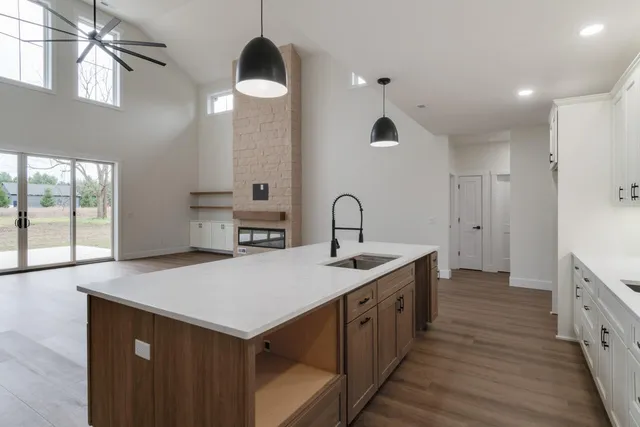 $699,900 | 6952 East E Avenue, Richland, MI 49083