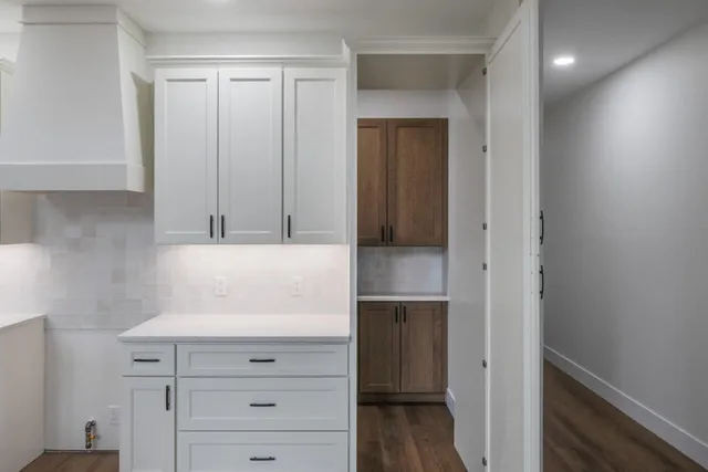 $699,900 | 6952 East E Avenue, Richland, MI 49083