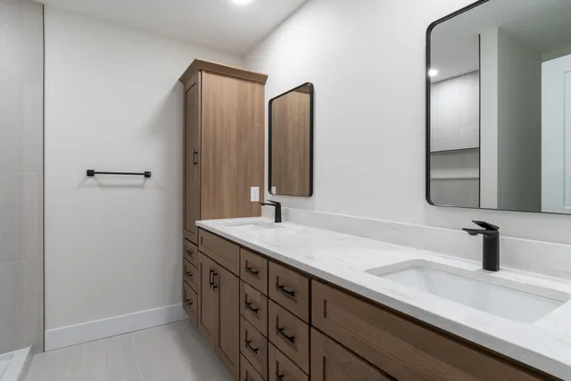 $699,900 | 6952 East E Avenue, Richland, MI 49083