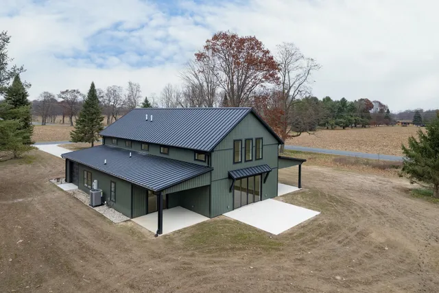 $699,900 | 6952 East E Avenue, Richland, MI 49083