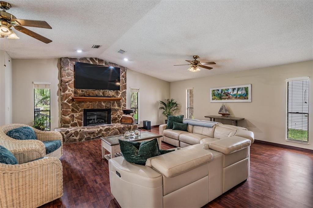 3428 Valley Ranch Drive Lutz, FL 33548 - Photo 18 of 48
