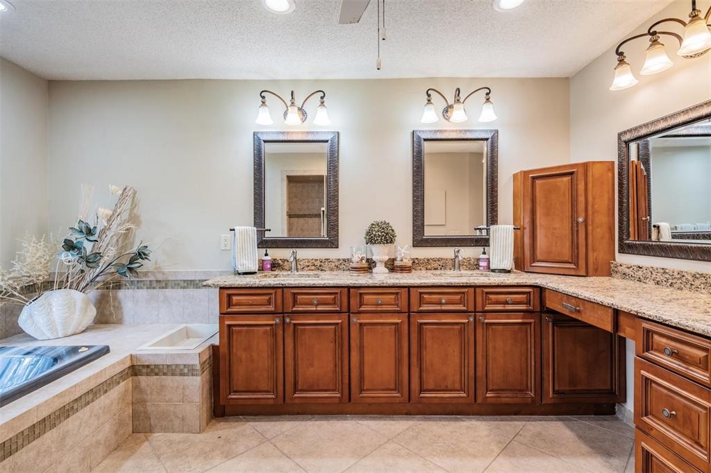 3428 Valley Ranch Drive Lutz, FL 33548 - Photo 23 of 48