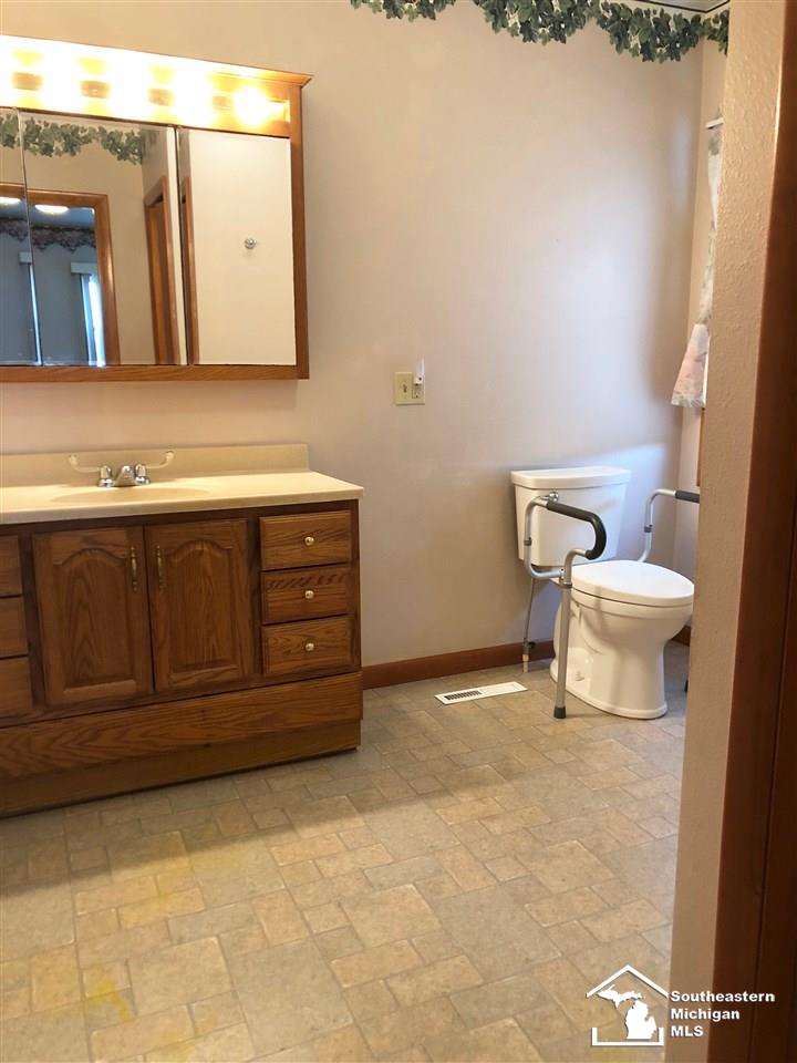 3705 Erie Road Erie, MI 48133 - Photo 10 of 25 Full Bath
