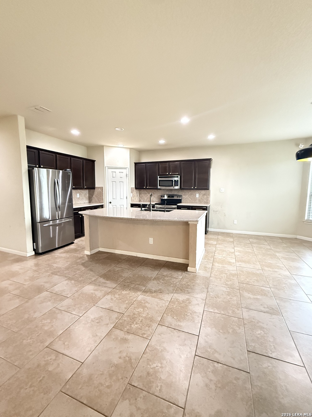 9010 Phoenix Converse, TX 78109 - Photo 9 of 22