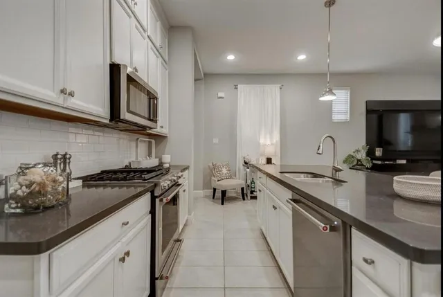 $3,250 | 17756 Sage Lane, Dallas, TX 75252