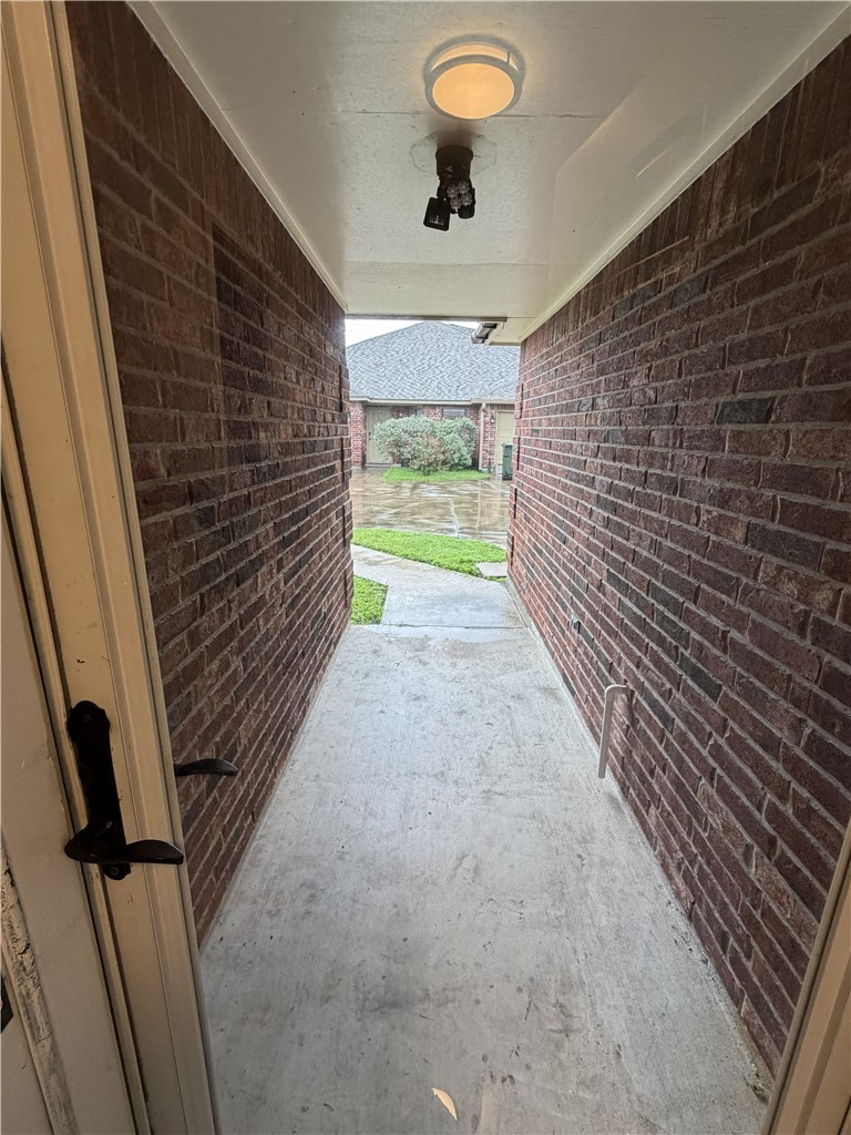 2839 Mckinzie Road, Unit 4 Corpus Christi, TX 78410 - Photo 3 of 31 a view of entry way
