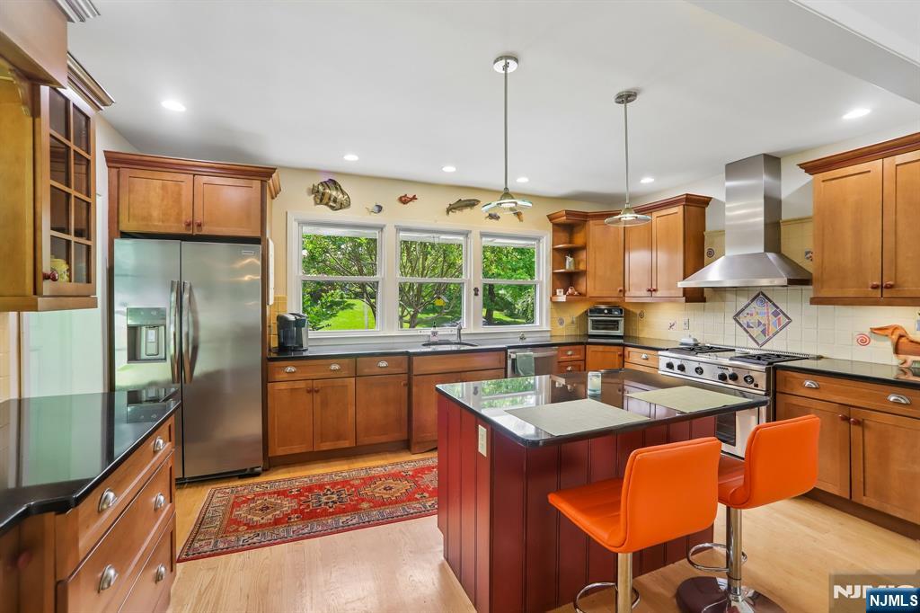 95 Yantacaw Brook Road Montclair, NJ 07043 - Photo 17 of 48